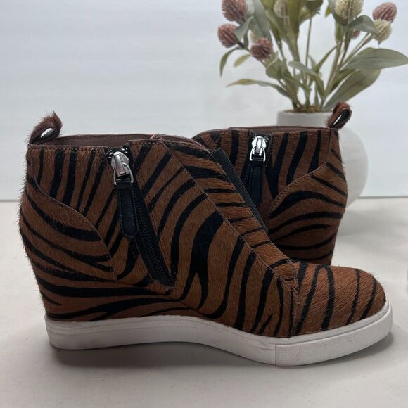Linea Paolo Felicia Zebra Print Calf Hair Wedge Bootie Brown/Black Women 6.5 M - Picture 6 of 11